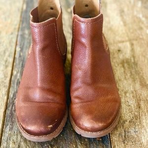 sofft sherwood leather chelsea boot